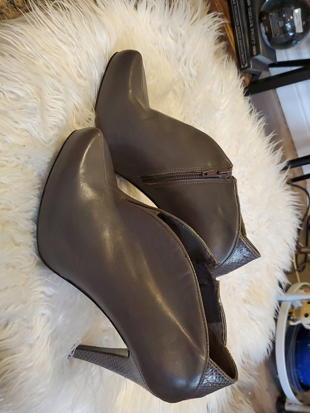 Nine West Women's Gray Leather Ankle Booties with Side Zip